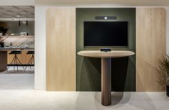 ASTORIA huddle table is the ideal touchdown space for collaboration. thumbnail