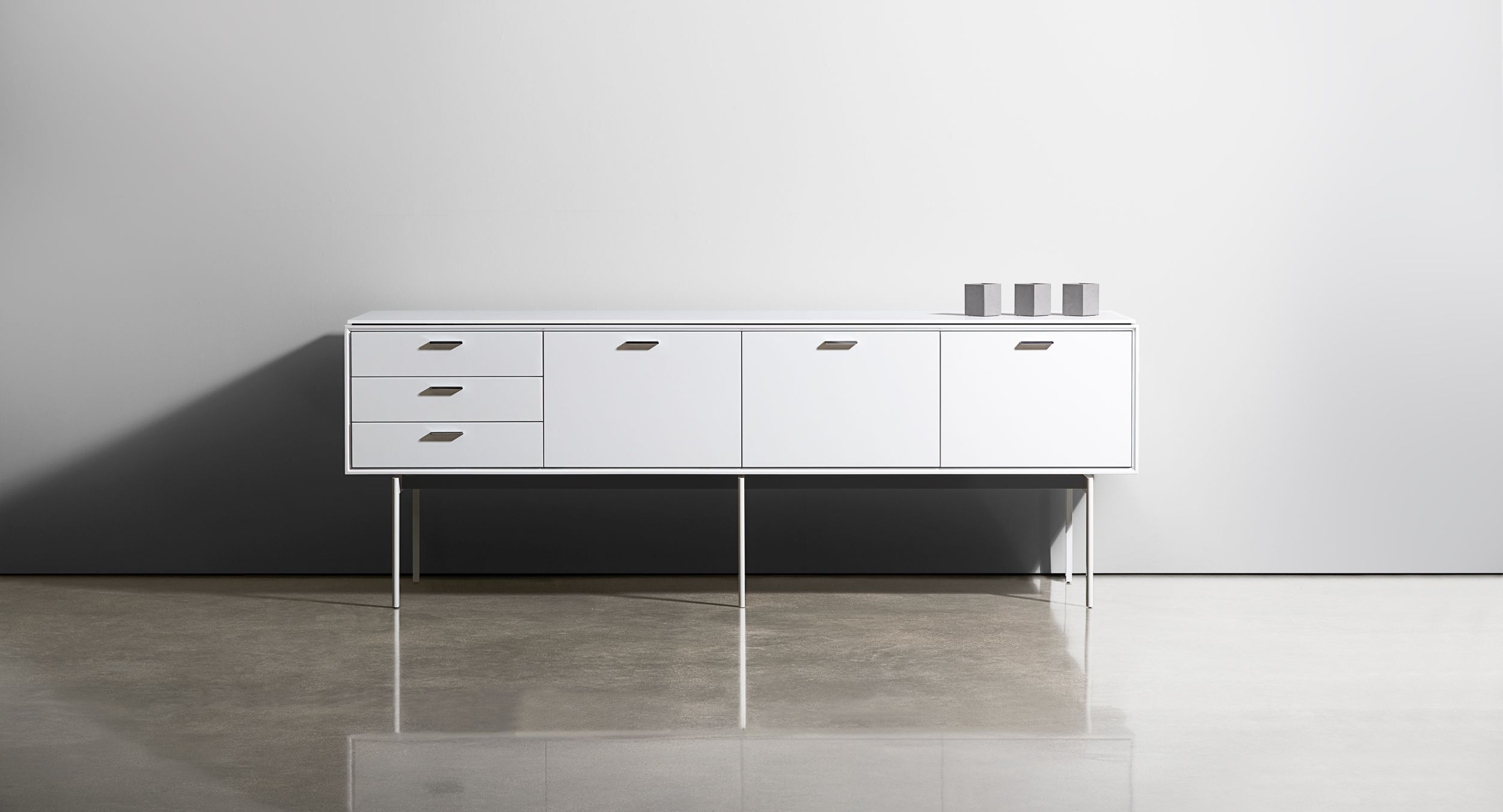 Halo's elegant design supports a complete and flexible system to meet all of your storage needs.