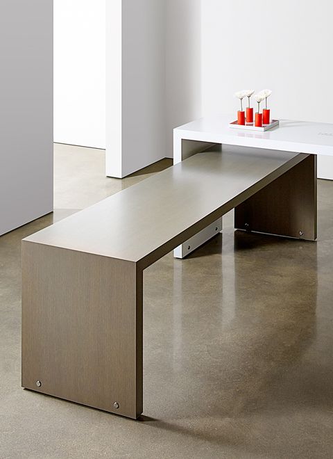 Hugo is available in a full range of sizes and finishes, making HUGO the ideal solution for your dynamic space.