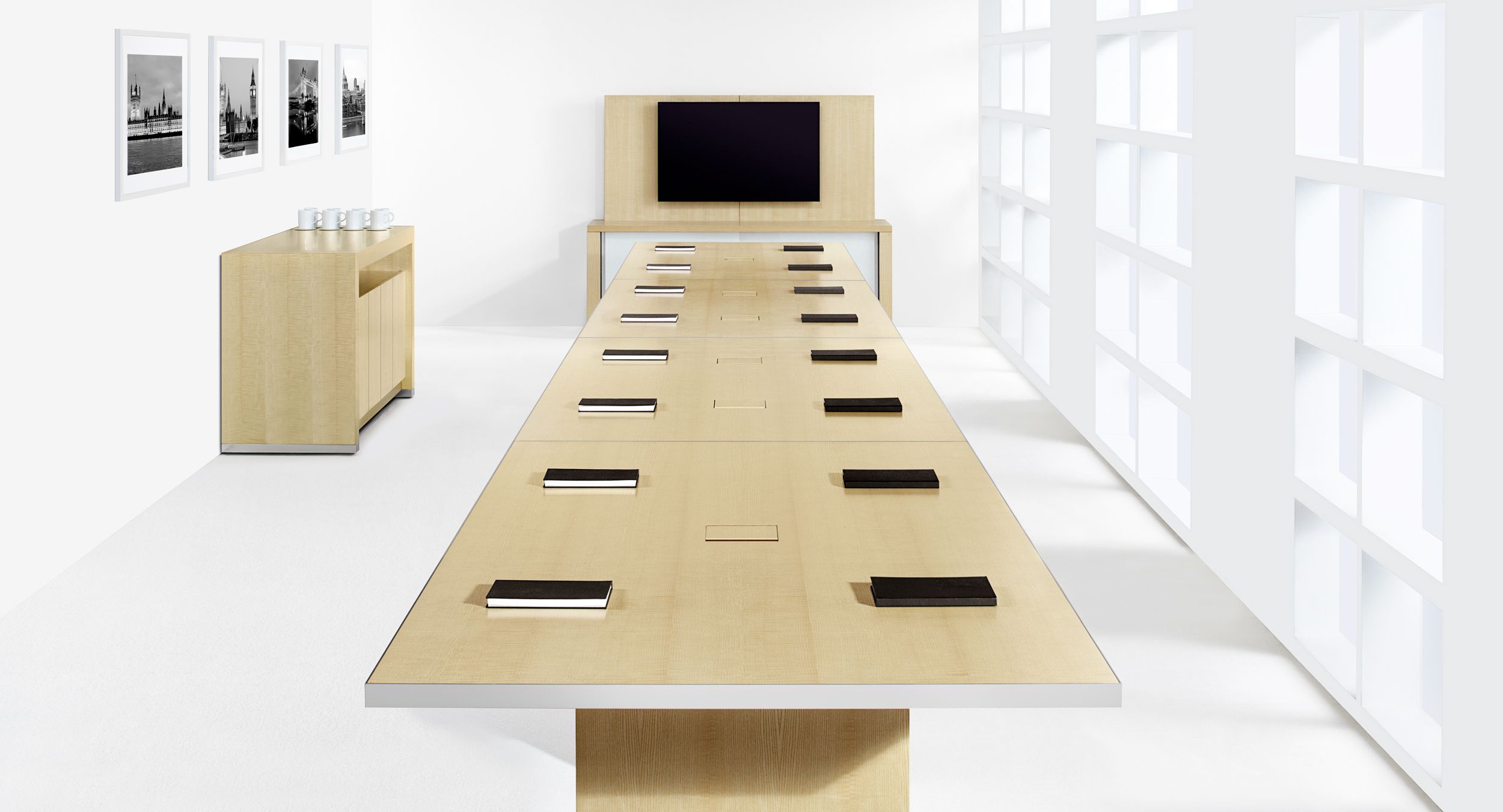 Motus pairs uncompromising aesthetics with an innovative and intuitive interface to redefine reconfigurable tables. 