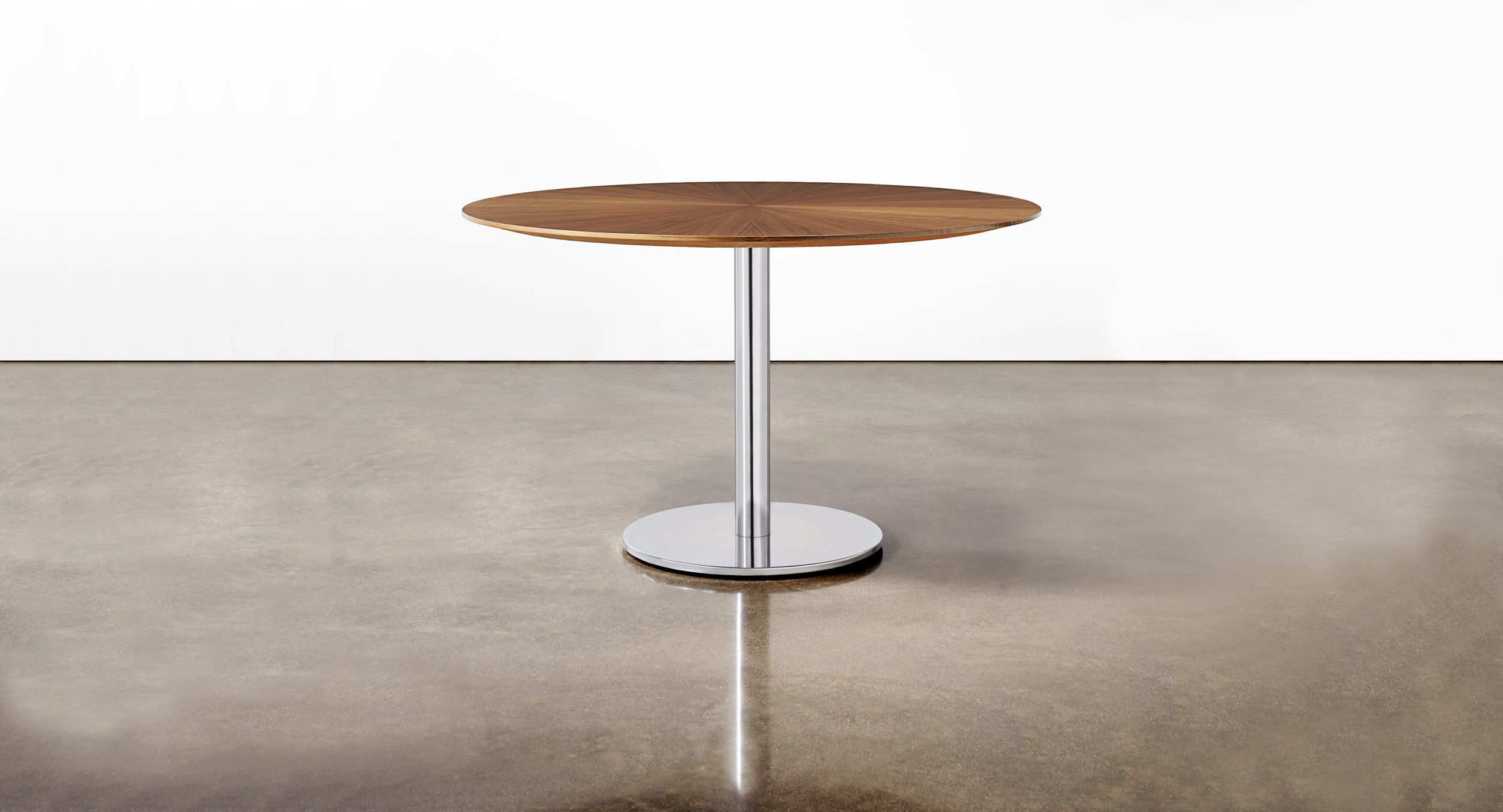 Sunburst veneer table with Disc base